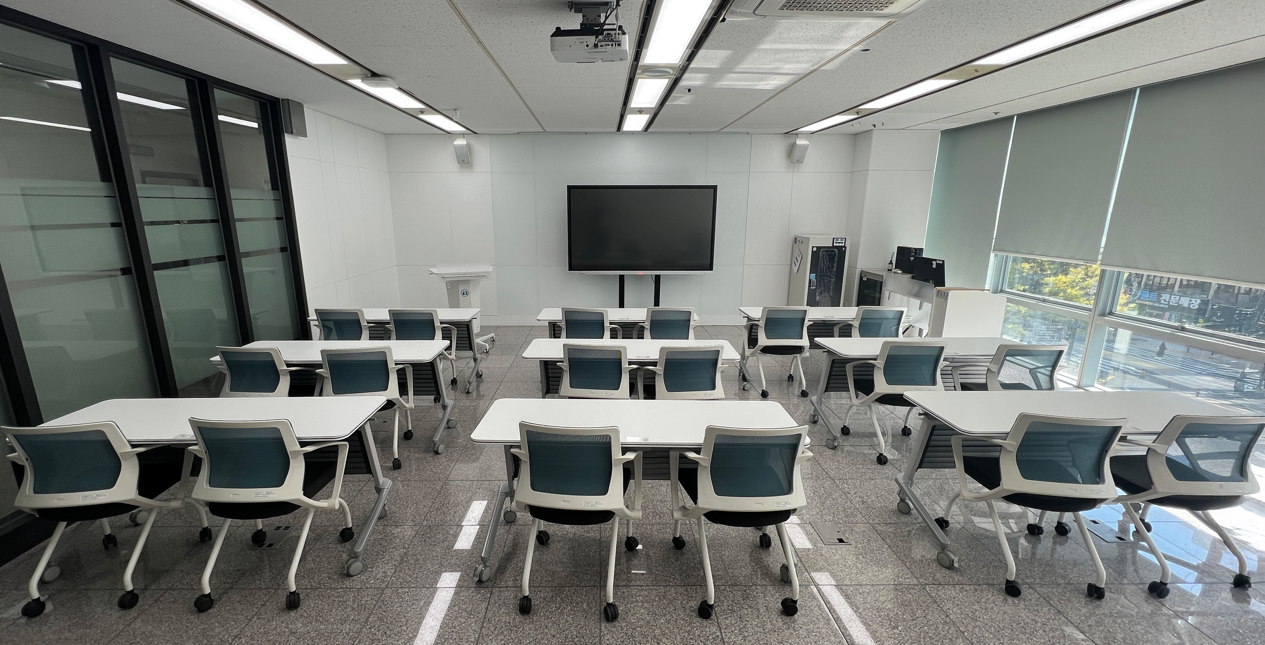 교육연구정보원의 세미나실1(303)