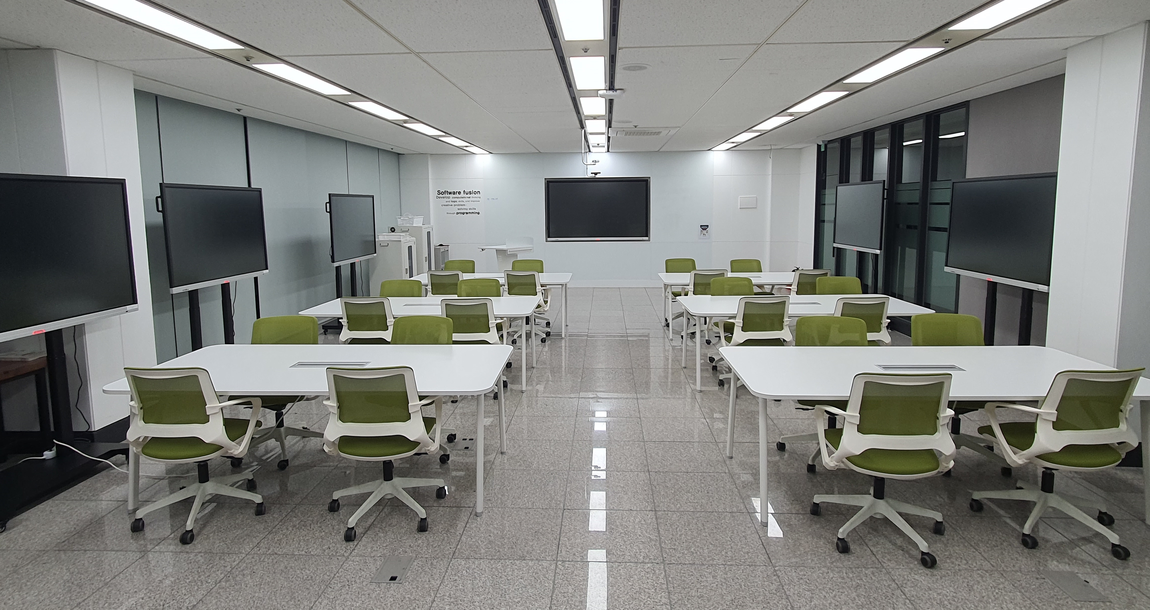 교육연구정보원의 SW융합교육실(503)